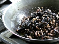 Paniki Khas Sulawesi Utara Masuk Daftar 24 Makanan Terburuk di Dunia 2026