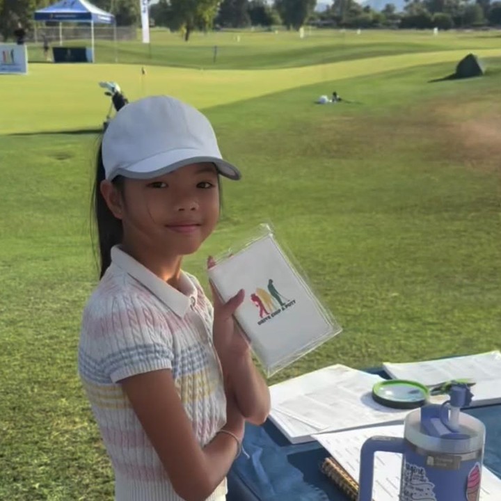 <p>Salah satu aktivitasnya, Amaira ternyata jago bermain golf nih, Bunda. Belum lama ini, ia baru saja mengikuti sebuah kompetisi golf. Farah pun mengaku bangga melihat perkembangan sang putri. "Turnamen Drive, Chip &amp; Putt pertama Amaira. Melihatnya tumbuh, belajar, dan menemukan kepercayaan diri dalam tantangan baru adalah salah satu kebahagiaan terbesar menjadi seorang Bunda. Yang membuat kami paling bangga hari ini adalah melihatnya mengatasi tekanan dengan begitu anggun, berani, dan tersenyum. Dia bersenang-senang, pulang dengan lebih percaya diri, dan mendapatkan beberapa teman baru! Sangat bangga padamu, nak!" tulis Farah lewat Instagram-nya. (Foto: Instagram @farahquinnofficial)</p>