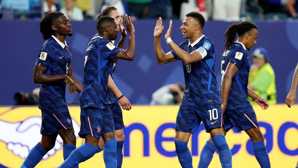 Hasil Piala Dunia: Diwarnai Badai Petir 2 Jam, Prancis Gilas Irak 3-0