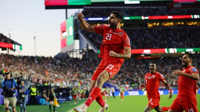 Soccer Football - FIFA World Cup 2026 - Group J - Jordan v Algeria - San Francisco Bay Area Stadium, Santa Clara, California, U.S. - June 22, 2026 Jordan's Nizar Alrashdan celebrates scoring their first goal REUTERS/Carlos Barria