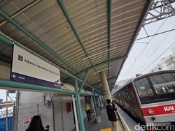 Menjajal Naik KRL dari Stasiun Kota ke Stasiun JIS, Butuh Berapa Lama?