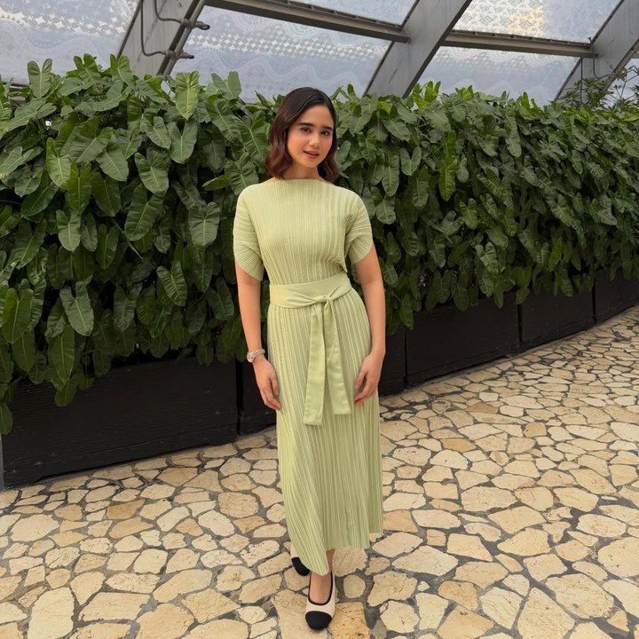 <p>Setelah berat badannya turun, Tissa mengaku kini lebih percaya diri saat mengenakan berbagai&nbsp;<em>outfit</em>&nbsp;di setiap kesempatan. &ldquo;Sekarang aku makin pede pake&nbsp;<em>outfit</em>&nbsp;apa pun. Lengan enggak gelambir, pinggang mengecil, dan pipiku juga lebih tirus,&rdquo; jelas Tissa. (Foto: Instagram @tissabiani)</p>