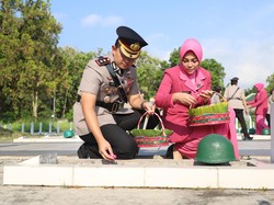 Ziarah Makam Pahlawan Tandai Hari Bhayangkara ke-80 di Magetan