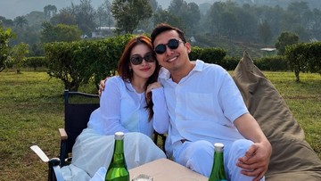 Highlight Dunia Hiburan InsertLive : Usai Go Public, Ayu Ting Ting dan Kevin Gusnadi Mesra Liburan di Kebun Teh