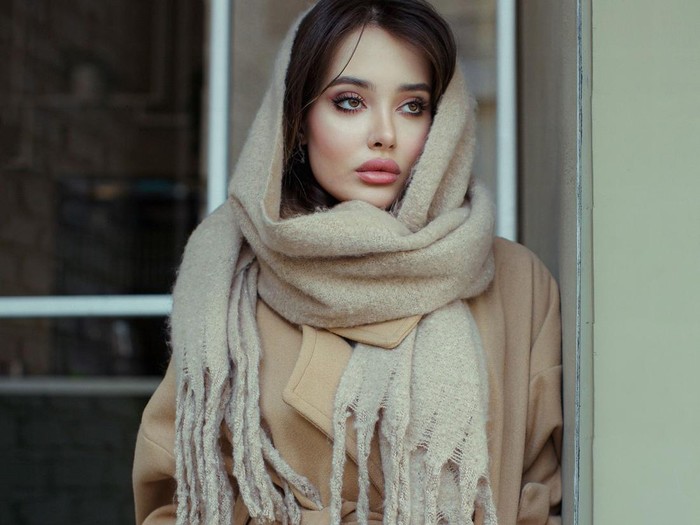 Blanket scarf yang paling versatile di tengah musim dingin