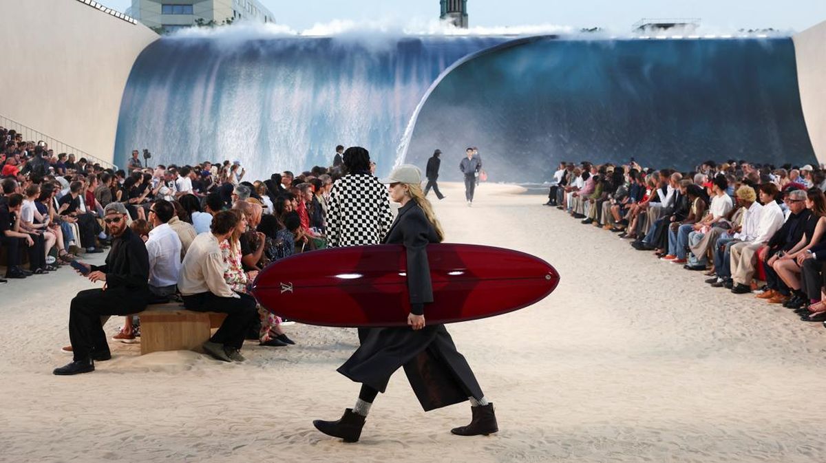 Foto: Budaya Selancar California Warnai Koleksi Terbaru Louis Vuitton
