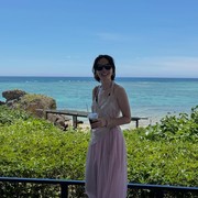 Get The Look: Inspirasi Outfit 'Soft Girl' dari Son Ye Jin, Cocok Buat Liburan!