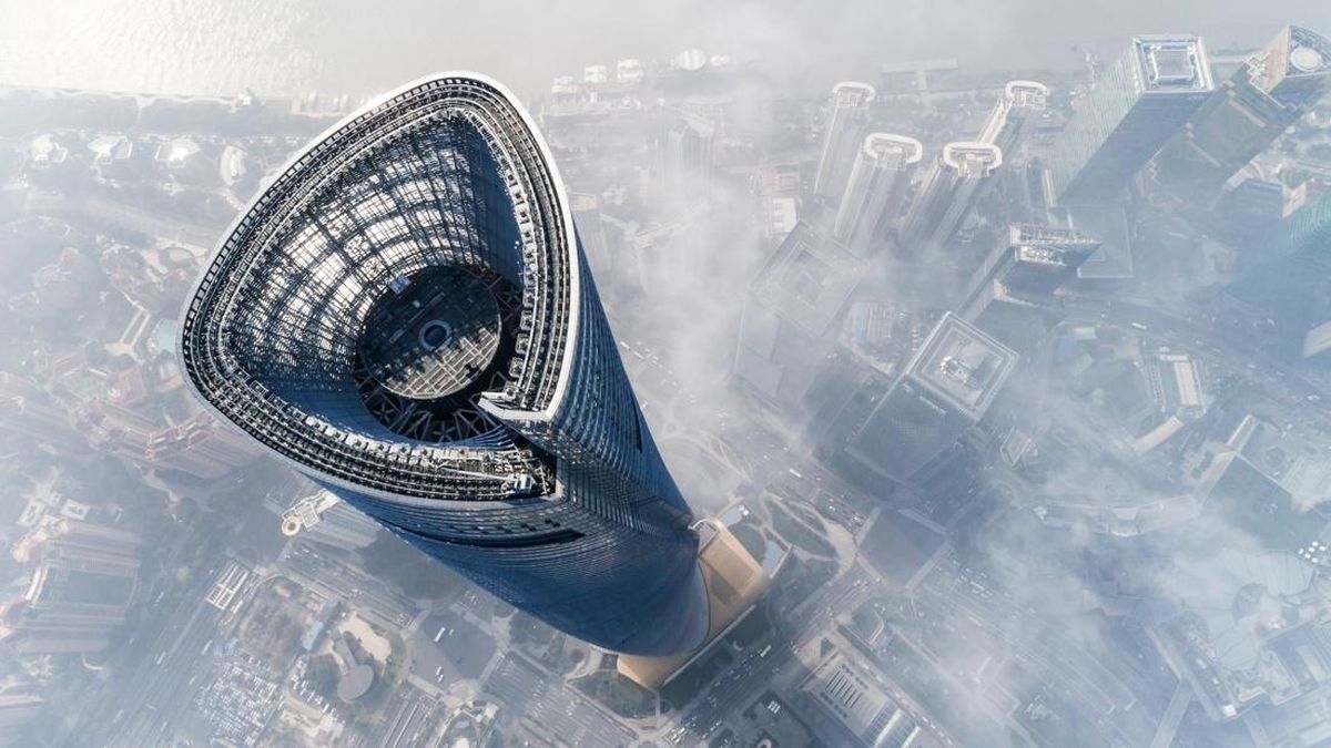 Puncak Gedung Tertinggi di China Pernah Membeku Diselimuti Es
