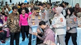 Kapolri Salurkan 6.000 Bansos di HUT Bhayangkara ke-80