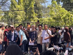 Temui Massa Demo, Ketua DPRD Sulsel Sepakat MBG Tetap Lanjut dan Dievaluasi