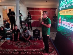 Ketua DPRD Surabaya Nobar Piala Dunia Bareng Bonek, Ajak Jaga Kota