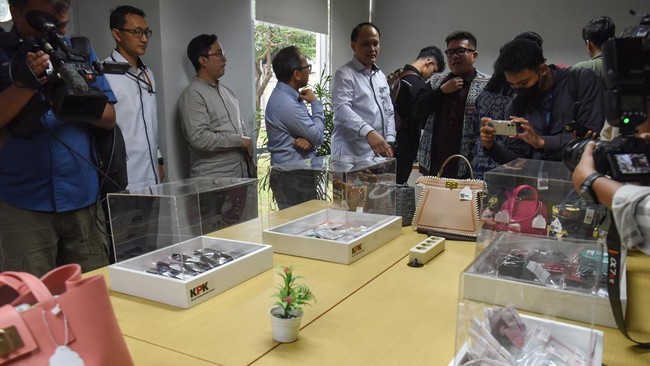 Deret Barang Sitaan Perkara Korupsi di Kemnaker dan Taspen