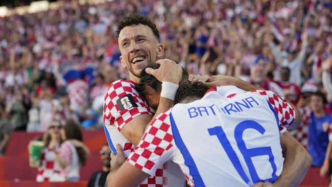 Soccer Football - FIFA World Cup 2026 - Group L - Panama v Croatia - Toronto Stadium, Toronto, Canada - June 23, 2026 Croatia's Ante Budimir celebrates scoring their first goal with Ivan Perisic and Martin Baturina IMAGN IMAGES via Reuters/John E Sok