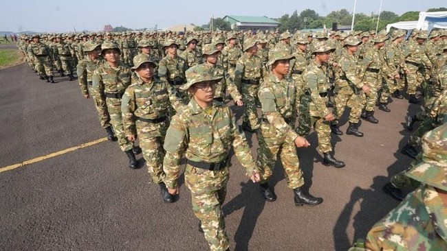 Komisi I DPR minta evaluasi latsarmil setelah tiga peserta SPPI meninggal. Wakil Ketua DPR, Dave Laksono, dorong perbaikan untuk keselamatan peserta.