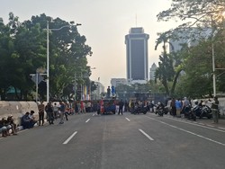 Ada Demo Mahasiswa di Monas, Jl Medan Merdeka Selatan Arah Gambir Ditutup