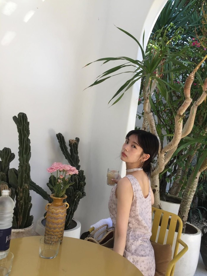 Maksud perjalanan Jung So Min ke Canggu, Bali karena urusan proyek baru dalam pekerjaannya sebagai public figure didukung dengan sang aktris yang selalu menandai penginapan The Young Villas di hampir setiap Instastory./ Foto: instagram.com/somin_jj