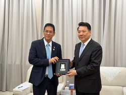 Cari Utang di China, Purbaya Pulang-pulang Dapat Gelar Profesor