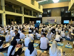 Universitas Trilogi Gelar Pemecahan Rekor MURI Bikin Sketsa Soeharto Terbanyak