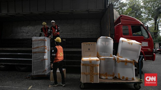 Pengosongan Eks Hotel Sultan, Barang-barang Dikirim ke Gudang Cikarang