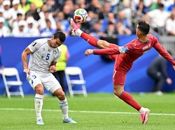 Soccer Football - FIFA World Cup 2026 - Group K - Portugal v Uzbekistan - Houston Stadium, Houston, Texas, U.S. - June 23, 2026 Portugal's Cristiano Ronaldo in action with Uzbekistan's Rustam Ashurmatov IMAGN IMAGES via Reuters/Maria Lysaker