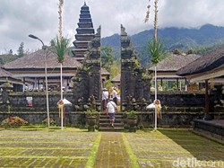 Ada Pujawali, Pendakian ke Gunung Agung Ditutup hingga 2 Juli