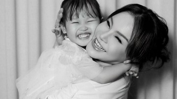 Gosip Terkini Selebriti Insertlive : Rossa Umumkan Kehadiran Anak Angkat Perempuan, Sosok Raina Jadi Sorotan