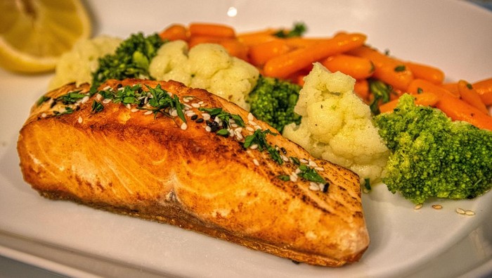 Resep Sesame Grilled Salmon, Pilihan Menu Makan Malam Lezat dan Bergizi