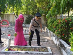 Kapolres Bojonegoro Pimpin Ziarah Makam Pahlawan Jelang HUT Bhayangkara