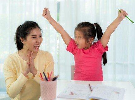 11 Ucapan Orang Tua yang Membantu Anak Tumbuh Lebih Cerdas