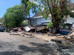 19 Pedagang Kelapa Depan Benteng Rotterdam Makassar Direlokasi ke Pasar Baru