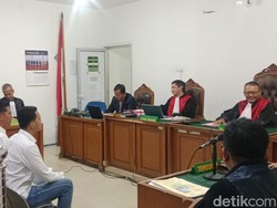 Anggota DPRD Muara Enim-Anaknya Didakwa Terima Mobil-Uang dari Proyek Irigasi