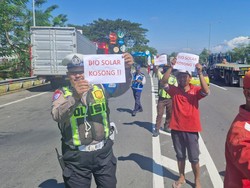 Antrean Solar Terjadi di Rest Area Tol Jatim, PJR Turun Tangan