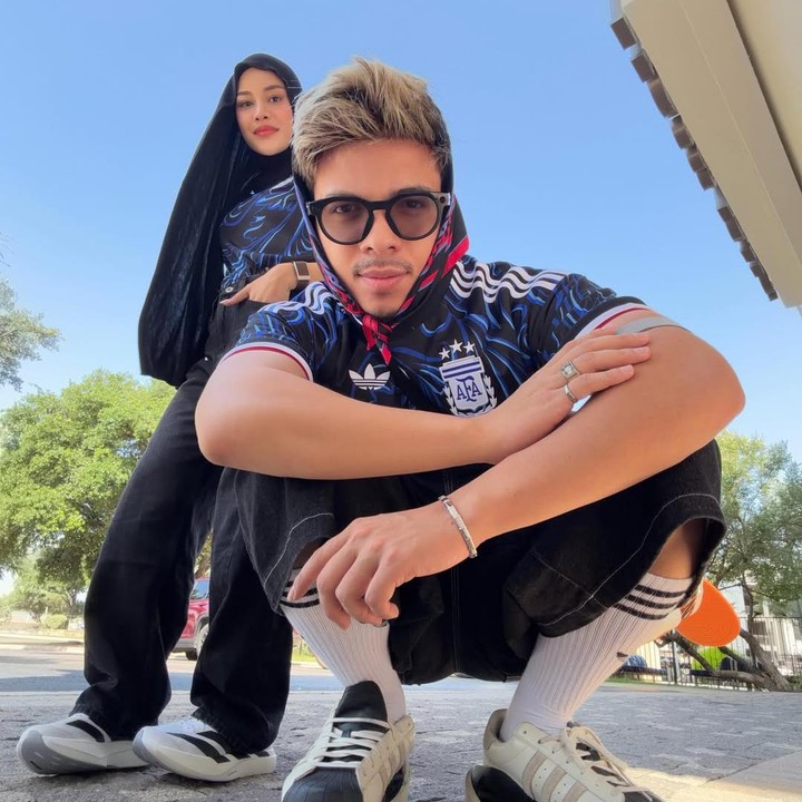 <p>Atta mengaku nge-fans berat dengan pemain Argentina, Lionel Messi, dan begitu bahagia bisa bertemu idolanya. "Mama aku nonton Bang Messi!!" tulisnya dalam salah satu unggahan video saat Messi bertanding di lapangan hijau. (Foto: Instagram @aurelie.hermansyah)</p>