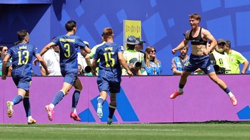 Soccer Football - FIFA World Cup 2026 - Group B - Bosnia and Herzegovina v Qatar - Seattle Stadium, Seattle, Washington, U.S. - June 24, 2026 Bosnia and Herzegovina's Ermin Mahmic celebrates scoring their third goal REUTERS/Carlos Barria