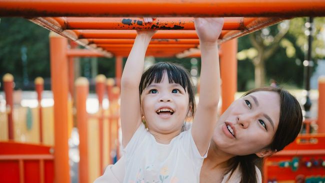 9 Cara Maksimalkan Anak Tumbuh Tinggi, Tak Cuma Dari Makanan