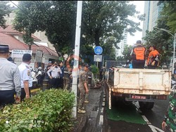 8 Motor dan 1 Mobil Parkir Liar di Senopati Jaksel Diangkut Dishub