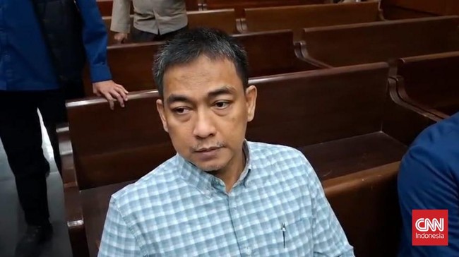 Mantan Ketua Ombudsman RI Hery Susanto didakwa menerima suap sejumlah Rp4,8 miliar agar menggunakan kewenangannya yang bertentangan dengan ketentuan yang berlaku.