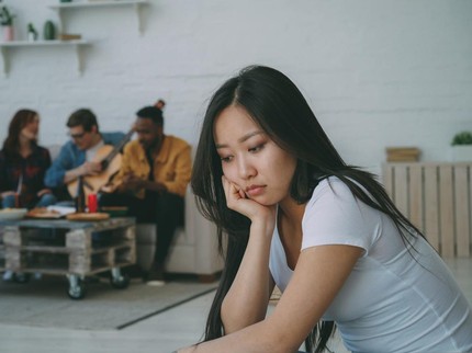 10 Ciri Orang yang Tanpa Sadar Punya Kepercayaan Diri Rendah Alias Minder