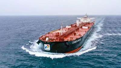 Satu dari dua kapal milik PT Pertamina International Shipping (PIS) yakni Pertamina Gamsunoro berhasil melewati Selat Hormuz.