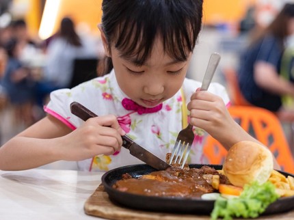 7 Makanan Tinggi Zat Besi untuk Anak, Hati hingga Buah Kering