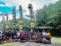 Antusiasnya Yowana Serangan Ikuti Rangkaian Puncak Festival Penjor 2026