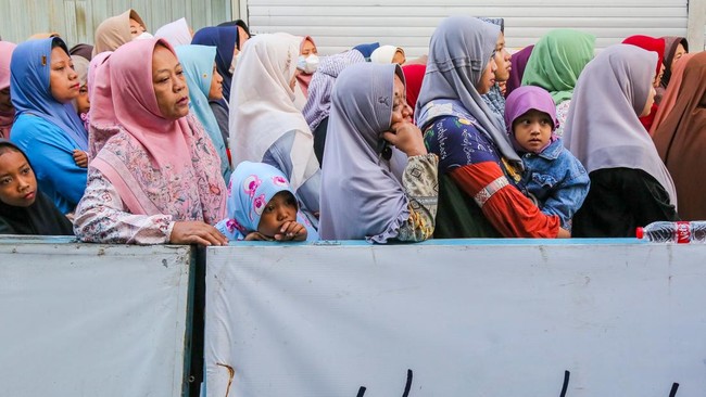 Tradisi Pembagian Nasi Jangkrik di Kudus