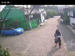 Nyamar Jadi Wanita Berjilbab, Pria di Tangerang Curi Mobil Tetangga
