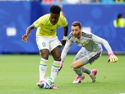 Soccer Football - FIFA World Cup 2026 - Group C - Scotland v Brazil - Miami Stadium, Miami Gardens, Florida, U.S. - June 24, 2026 Brazil's Vinicius Junior scores their first goal past Scotland's Angus Gunn IMAGN IMAGES via Reuters/Nathan Ray Seebeck