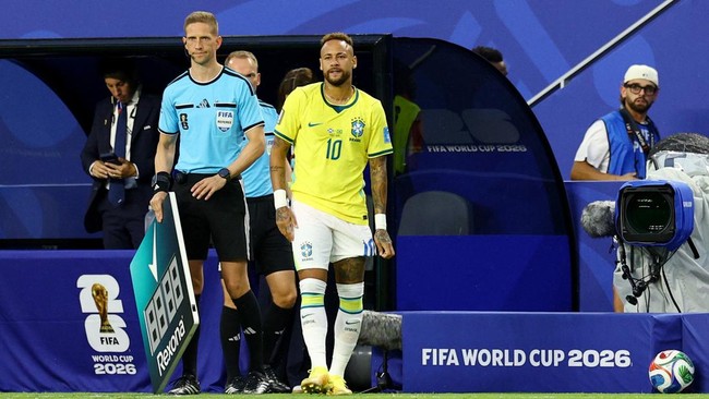Soccer Football - FIFA World Cup 2026 - Group C - Scotland v Brazil - Miami Stadium, Miami Gardens, Florida, U.S. - June 24, 2026 Brazil's Neymar Jr. prepares to come on as a substitute IMAGN IMAGES via Reuters/Nathan Ray Seebeck