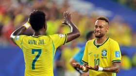 Soccer Football - FIFA World Cup 2026 - Group C - Scotland v Brazil - Miami Stadium, Miami Gardens, Florida, U.S. - June 24, 2026 Brazil's Neymar Jr. celebrates after the match with Vinicius Junior IMAGN IMAGES via Reuters/Sam Navarro
