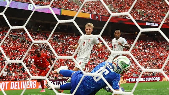 Johan Manzambi mencetak gol kemenangan Swiss atas Kanada di Piala Dunia 2026.