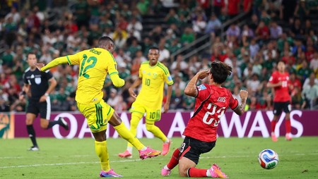 Afrika Selatan (kuning) mencetak sejarah di Piala Dunia setelah kalahkan Korea Selatan.