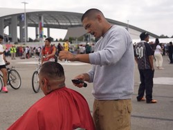 Video: Ada Cukur Rambut Gratis bagi Penonton Piala Dunia 2026