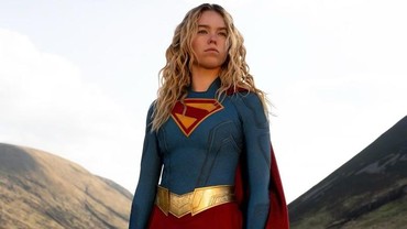 'Supergirl' Gagal Bersinar di Bioskop, Pendapatan Perdana Jauh dari Harapan DC